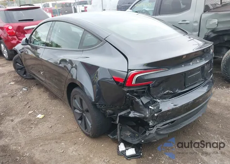 2024 Tesla Model 3 Long Range Dual Motor All-Wheel Drive z USA, uszkodzony, nr VIN 5YJ3E1EB5RF795124